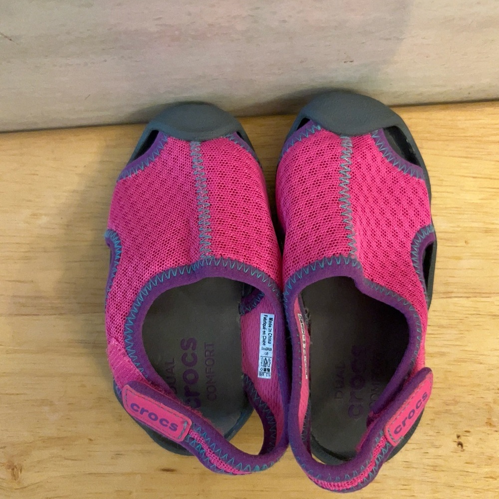 Crocs Swiftwater Mesh Water Sandals - Picture 4 of 11